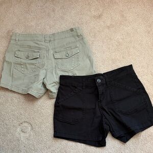 Women’s Casual Utility Shorts in Black and Tan